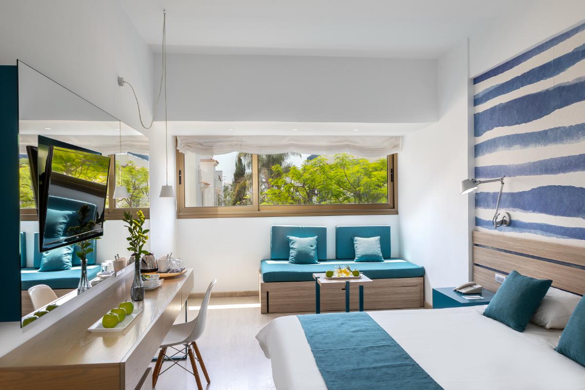 Crystal Spring Beach Hotel superior soba bez balkona.jpg