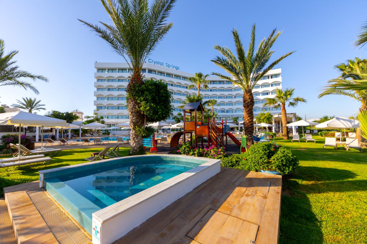 Crystal Spring Beach Hotel đakuzi.jpg