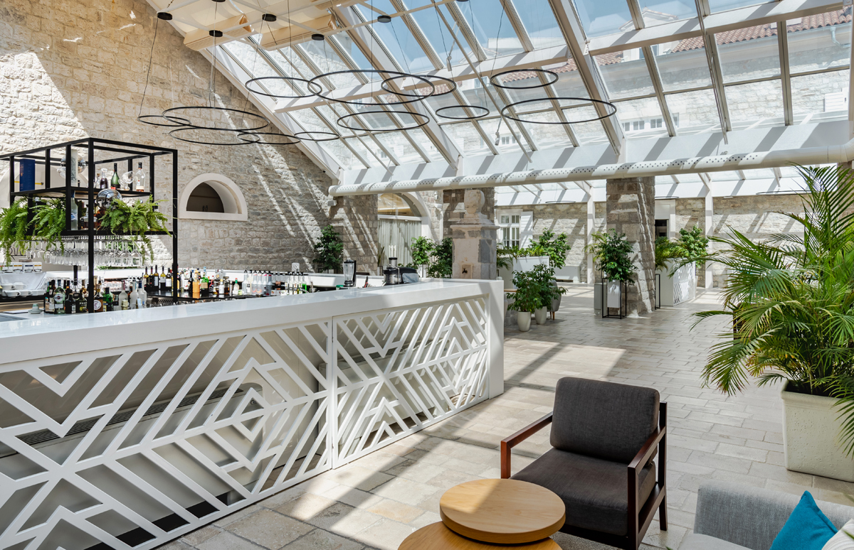 Lazure Hotel and Marina-Lounge bar.jpg