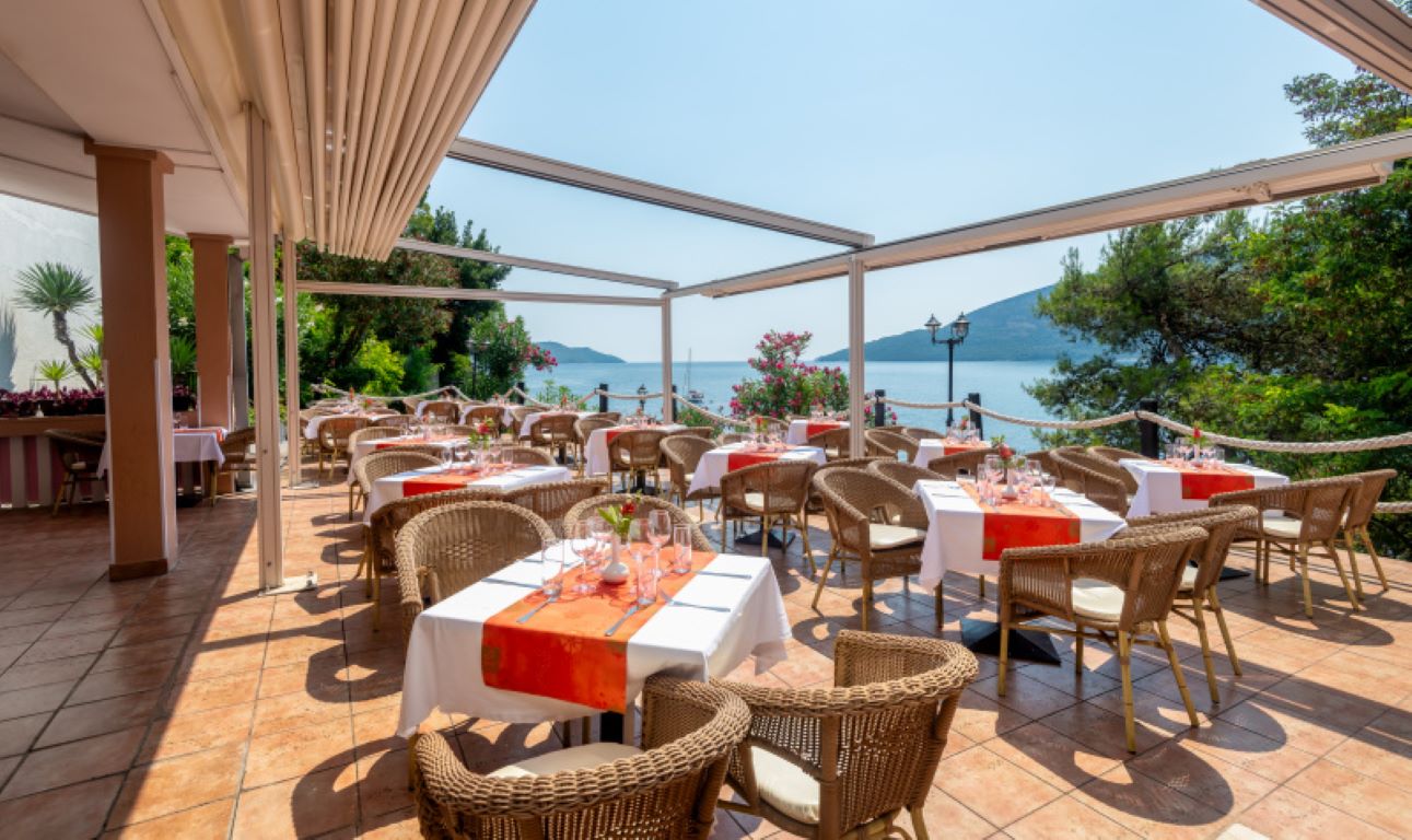 Hotel Hunguest Sun Resort-Terasa restorana.jpg