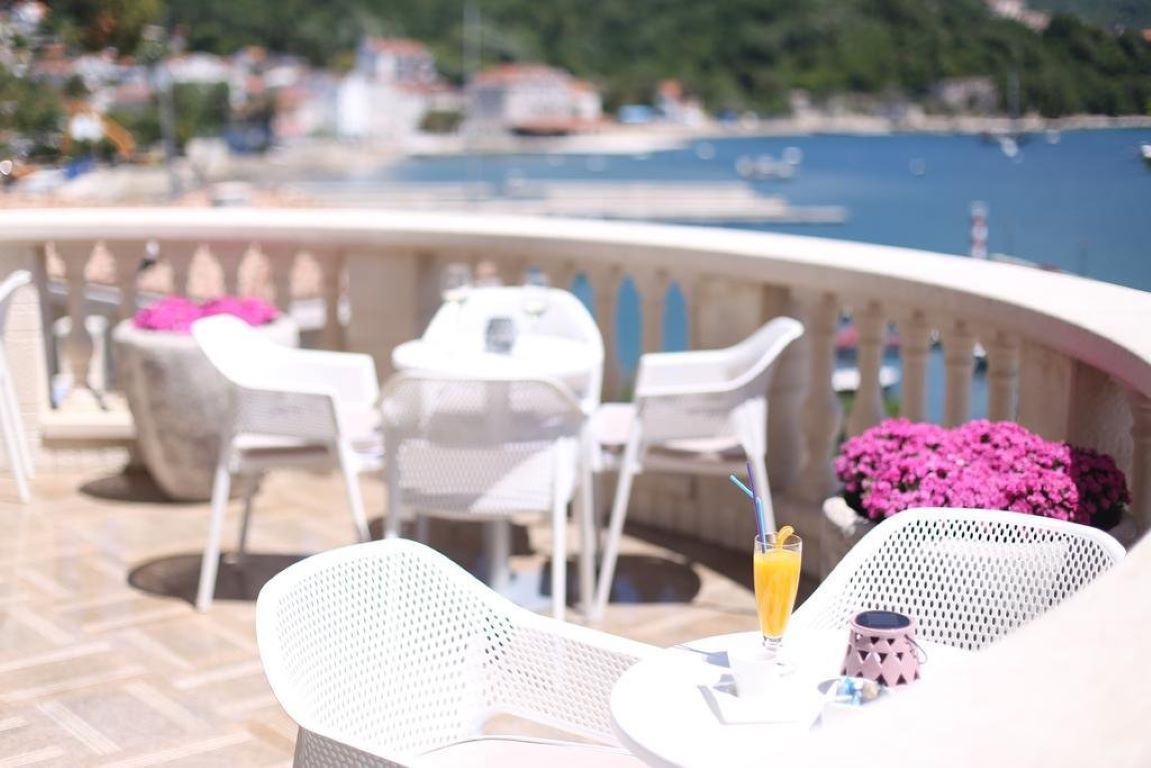 Boutique Hotel Kredo-Kafe bar.jpg
