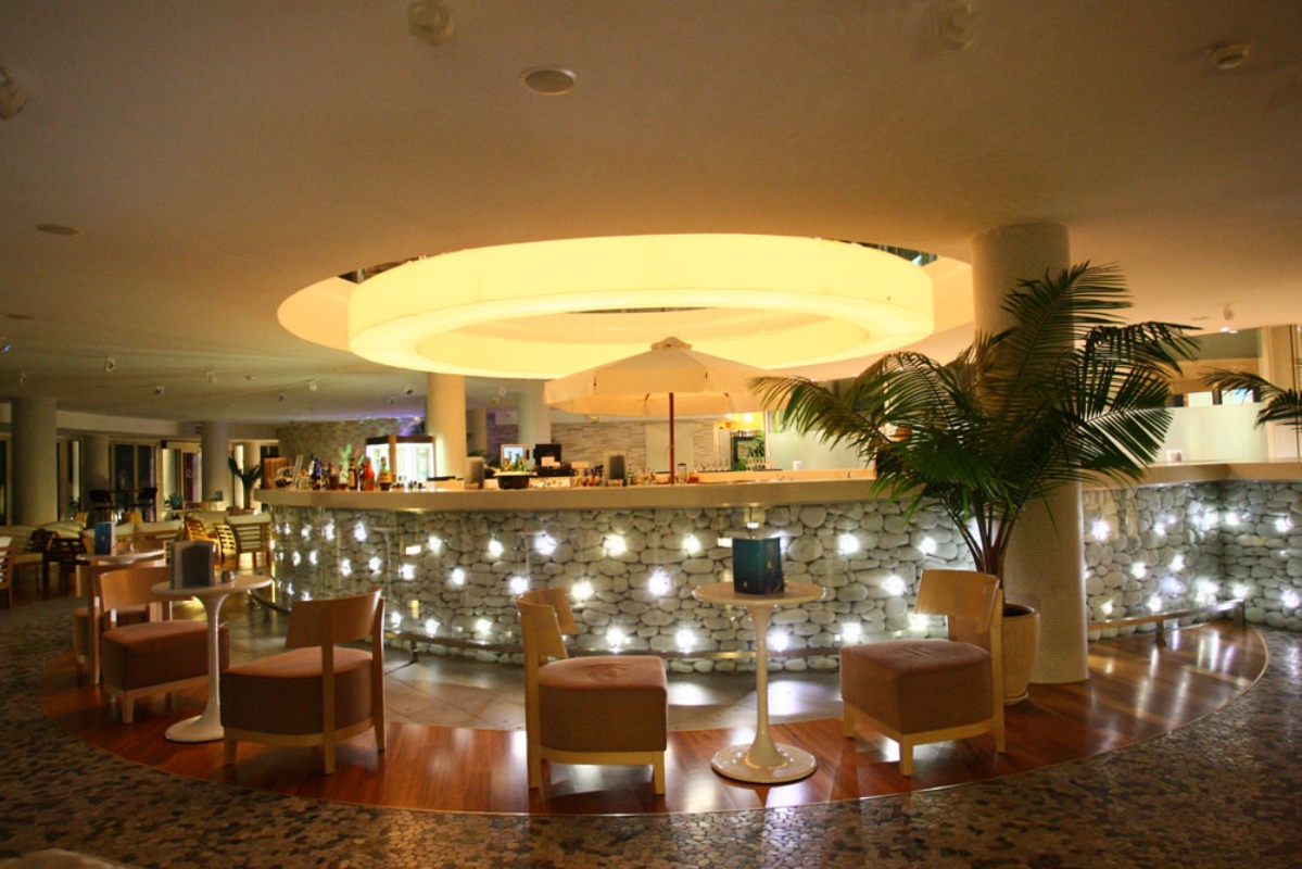 Splendid Confernce & Spa Resort bar.jpg