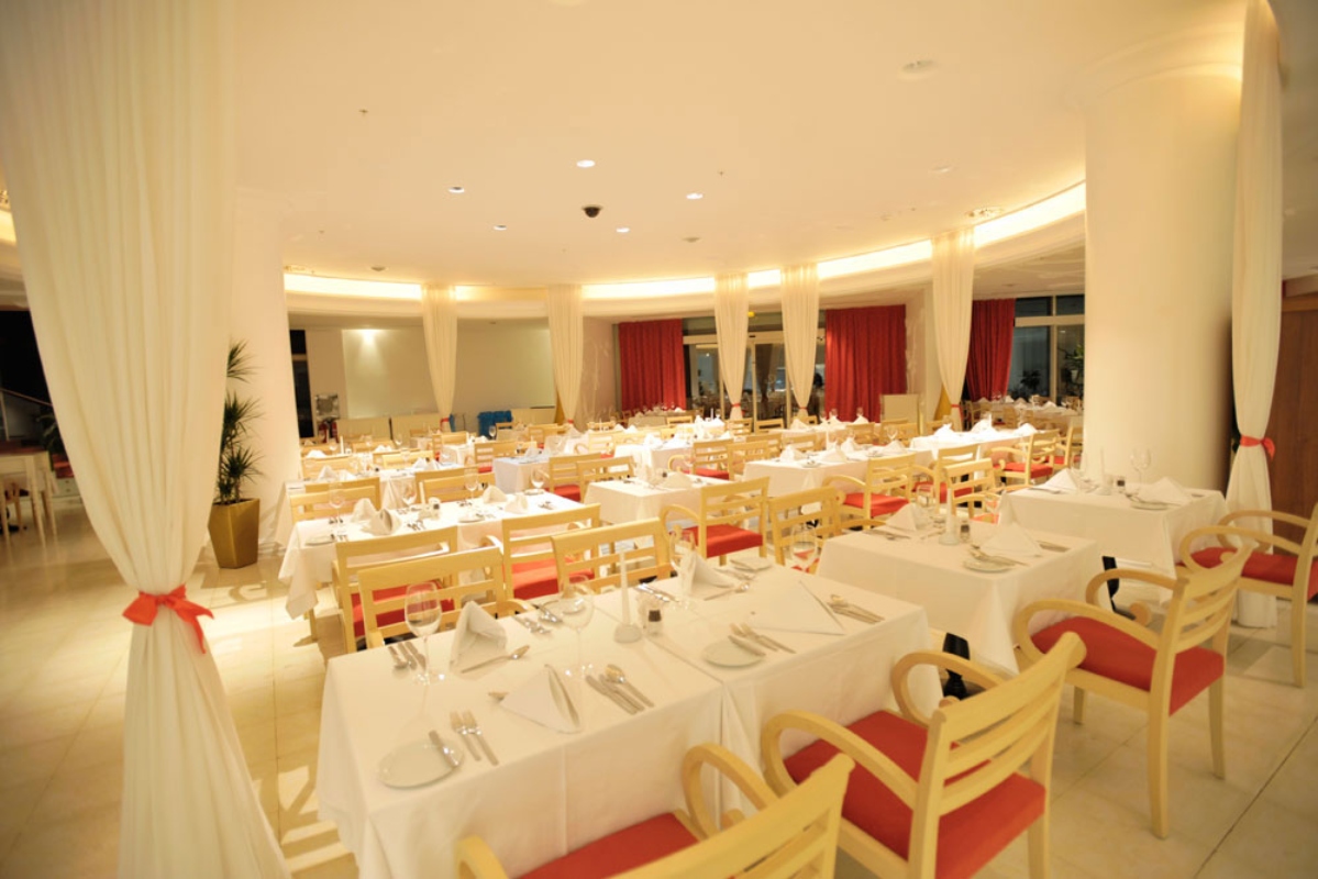 Splendid Confernce & Spa Resort glavni restoran.jpg