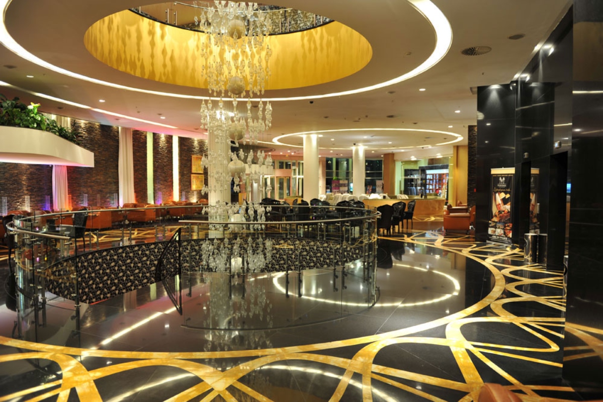 Splendid Confernce & Spa Resort lobi bar.jpg