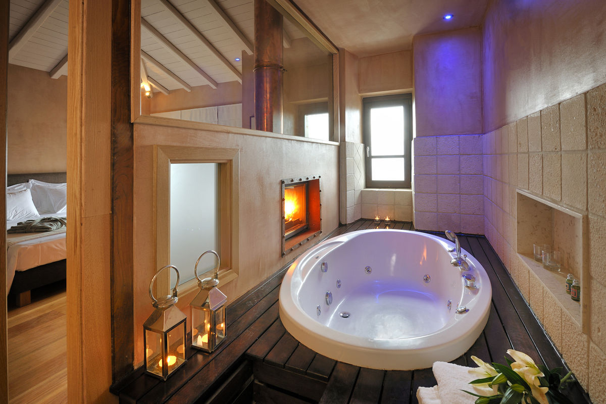 Valeni Boutique Hotel izgled luksuzne sobe za mladence.jpg