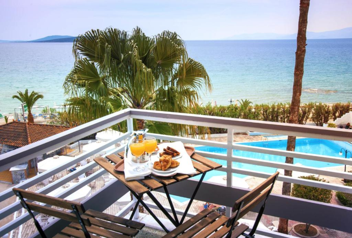 The Grove Seaside hotel balkon.jpg
