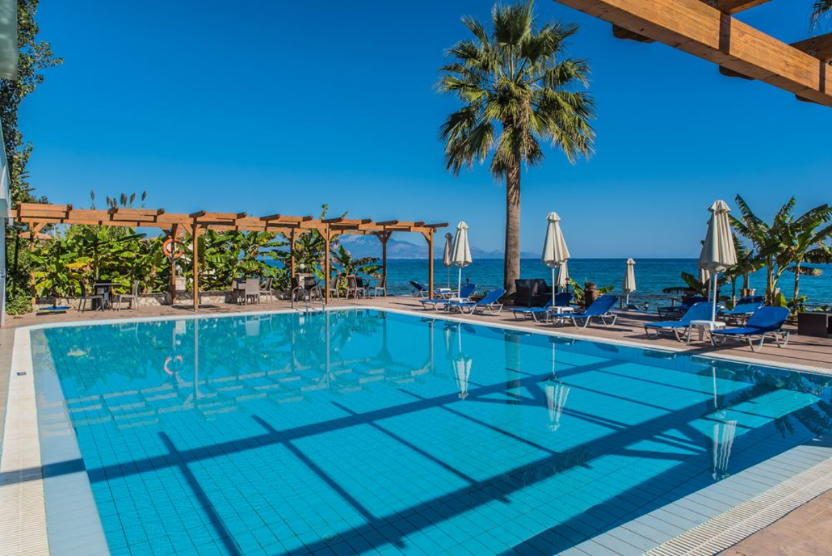 Belussi Beach Hotel & Suites izgled bazena.jpg