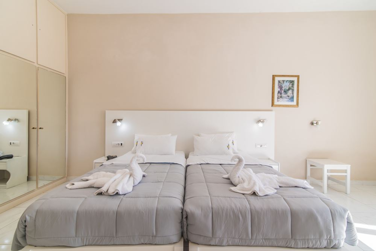 Belussi Beach Hotel & Suites superior soba.jpg