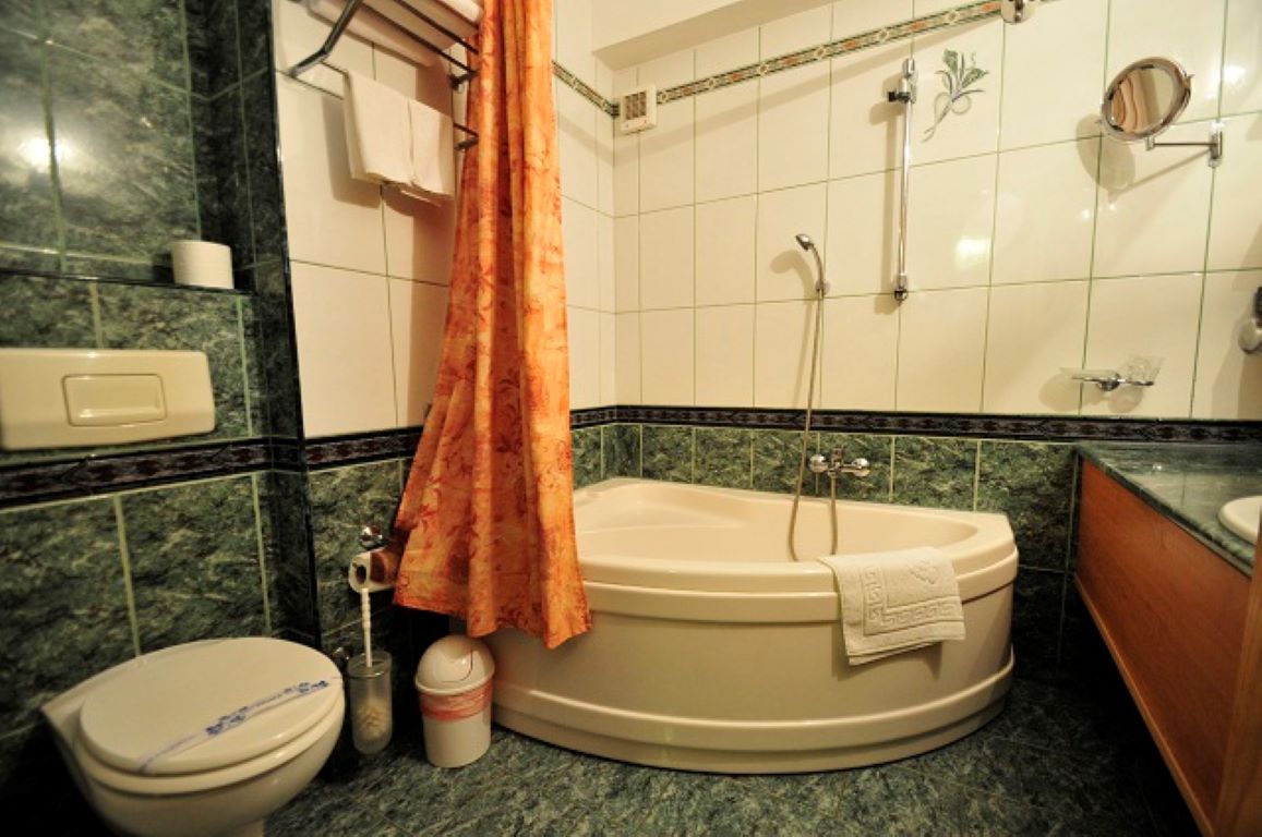 Ambassador Hotel-Apartman sa kadom.jpg