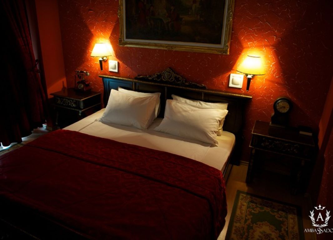 Ambassador Hotel-Imperial apartman.jpg