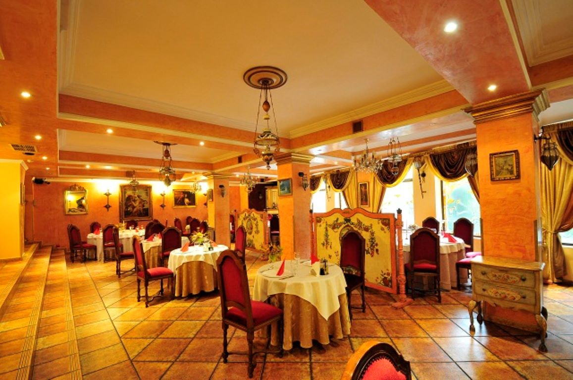 Ambassador Hotel-Restoran.jpg