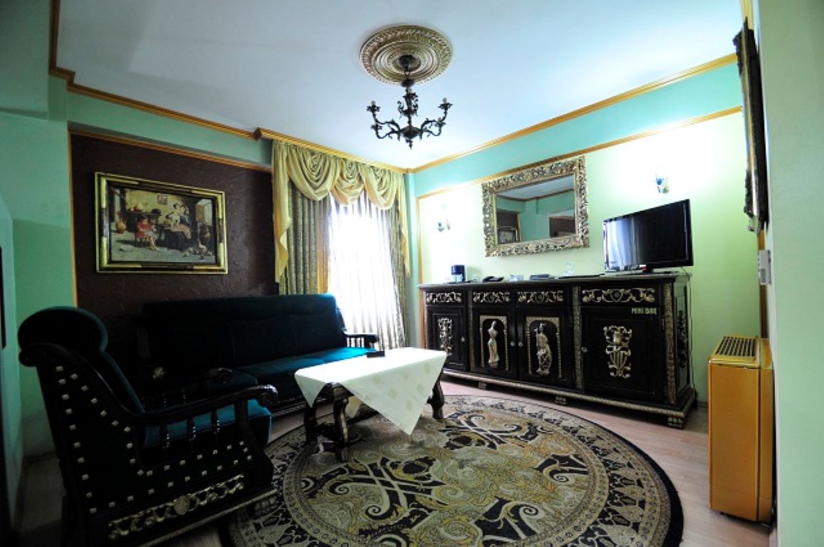 Hotel Ambassador-Dnevna soba.jpg