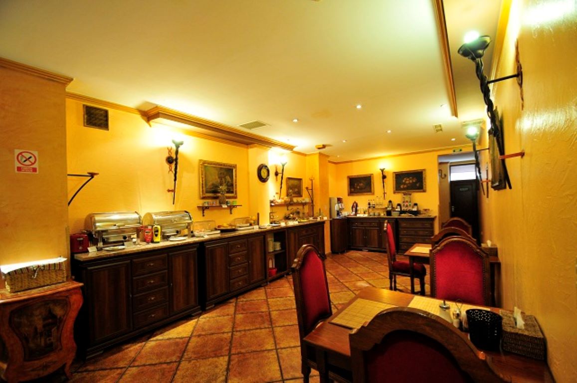 Hotel Ambassador-Svedski sto.jpg