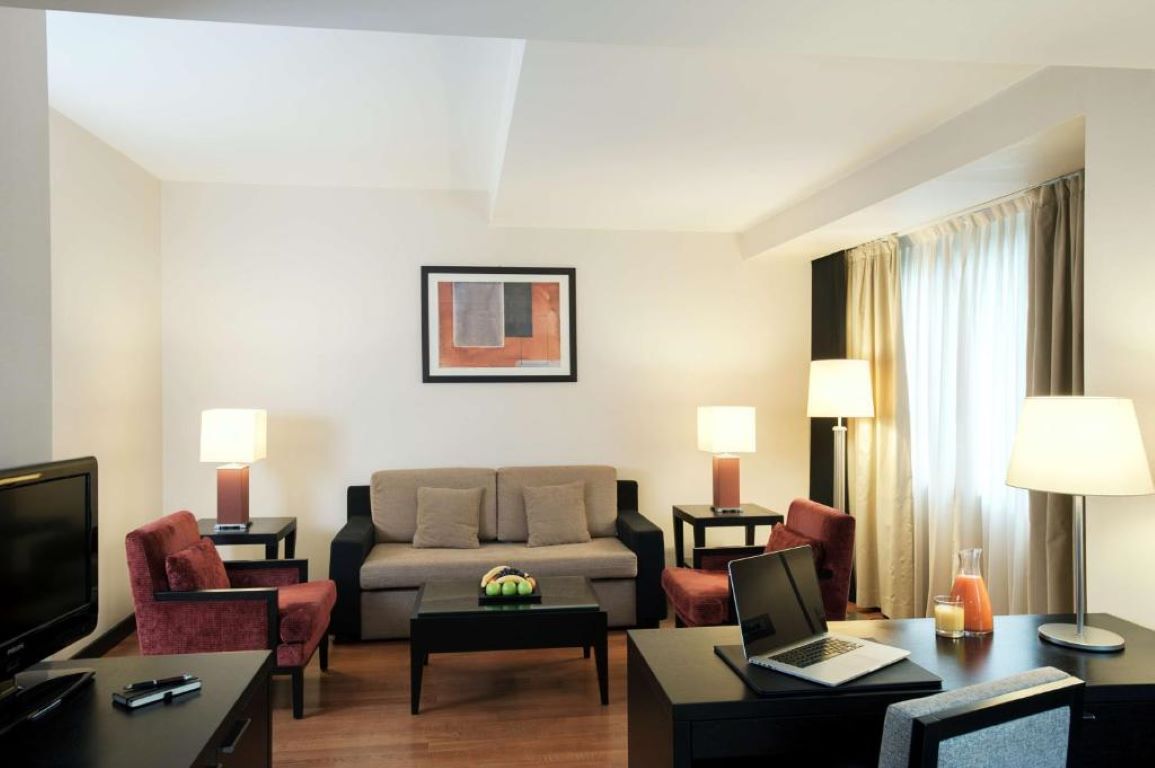 NH Timisoara Hotel-Dnevna soba.jpg