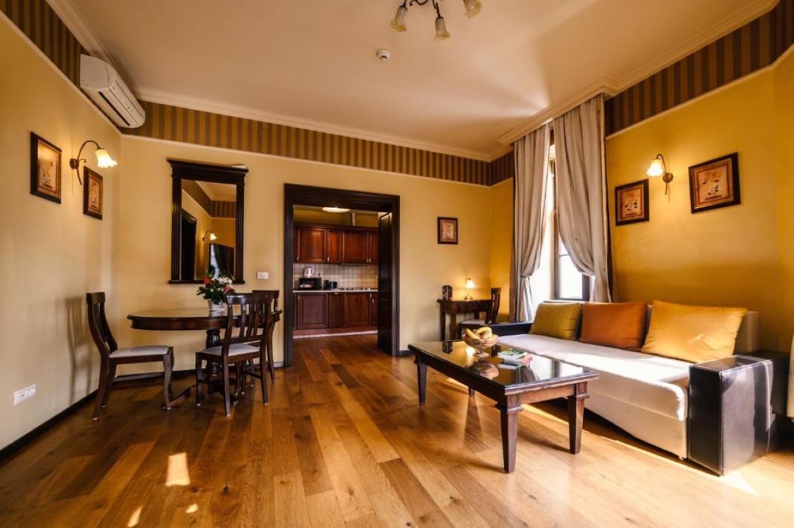Hotel Iosefin Residence-Dnevna soba u apartmanu.jpg