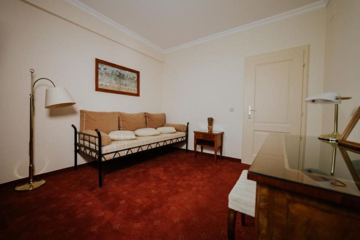 La Residenza-Executive dnevna soba.jpg