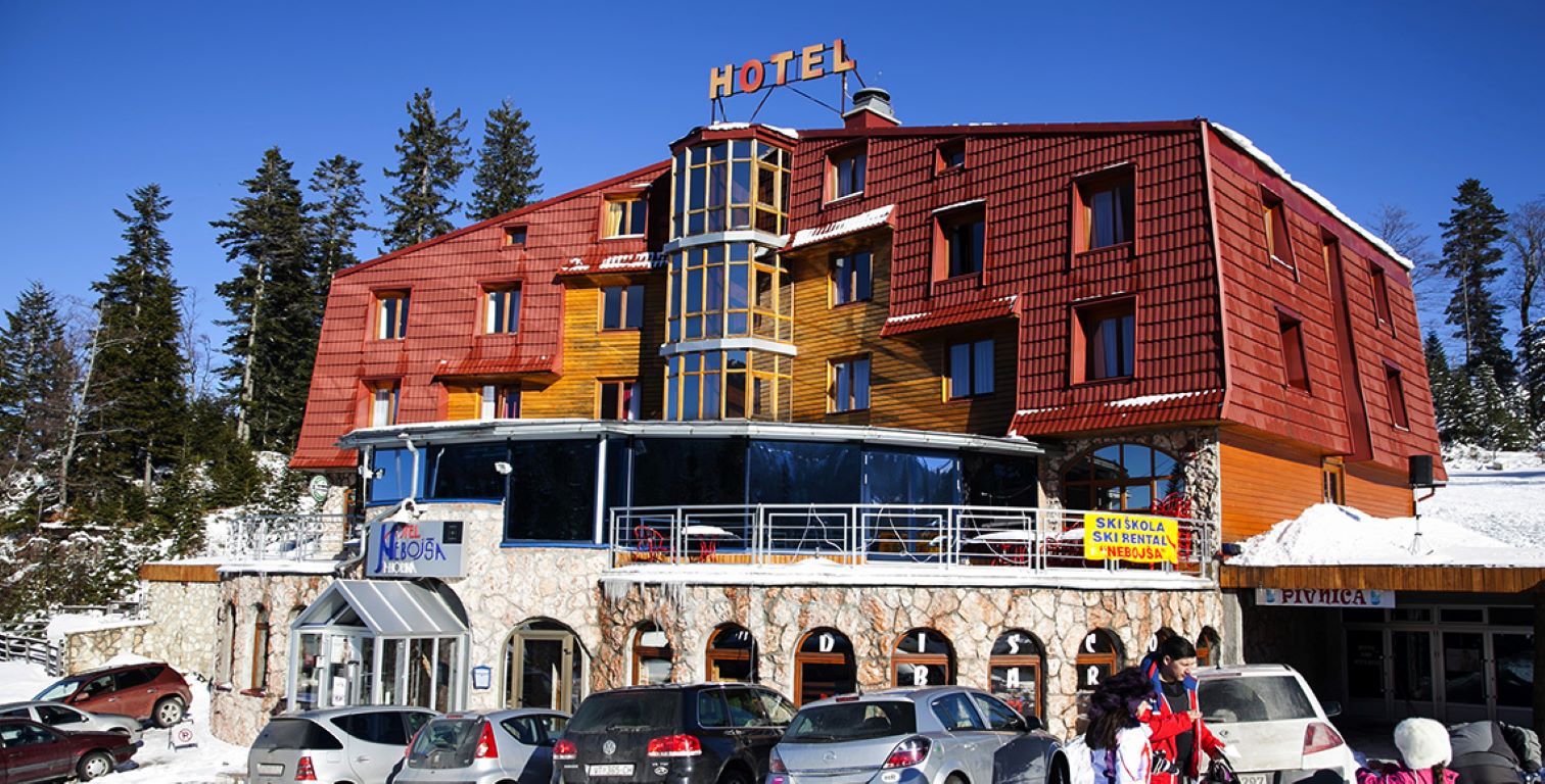 Hotel Nebojsa-Prilaz hotelu.jpg