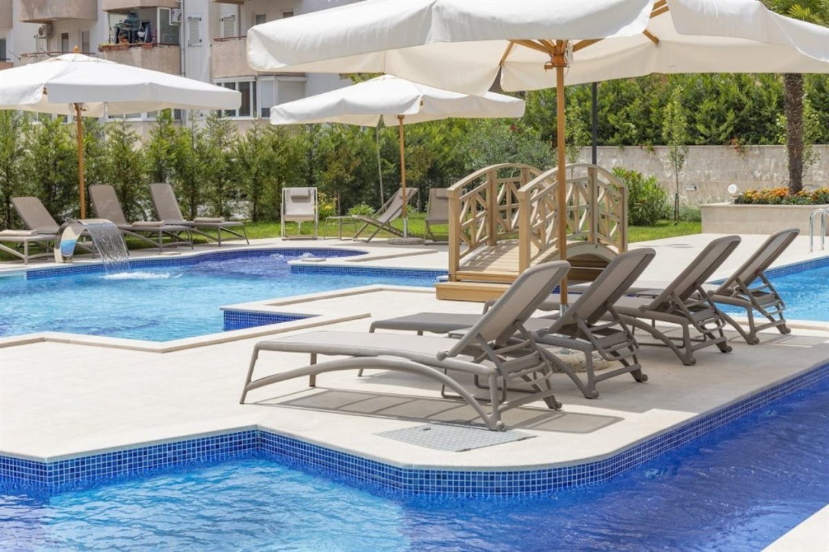 Boutique Hotel Momentum by Aycon bazeni.jpg
