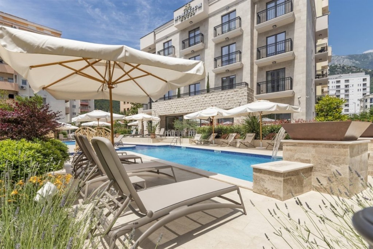 Boutique Hotel Momentum by Aycon spoljni izgled.jpg