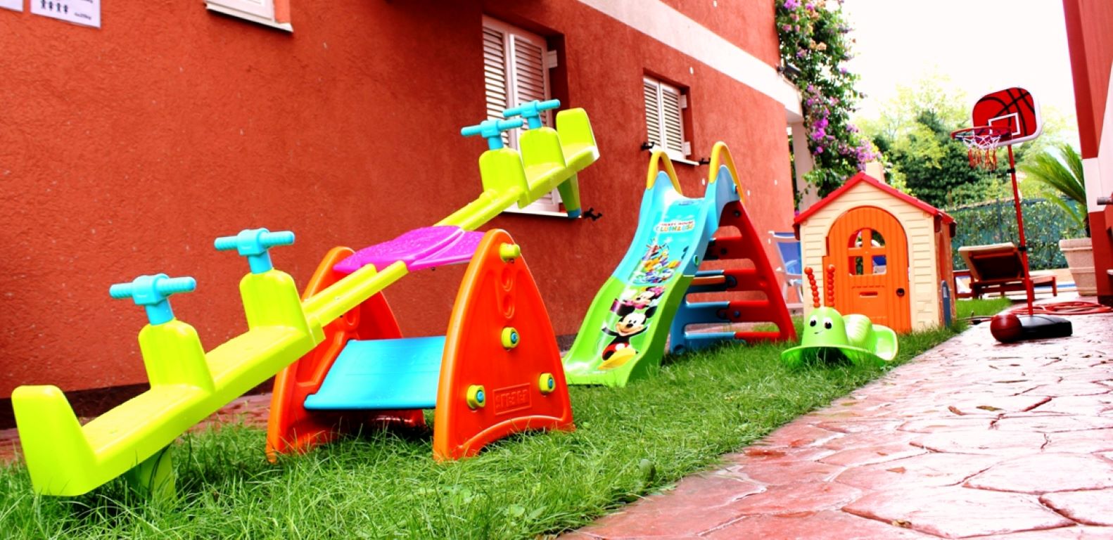 Vila Bojana-Decije igraliste.jpg