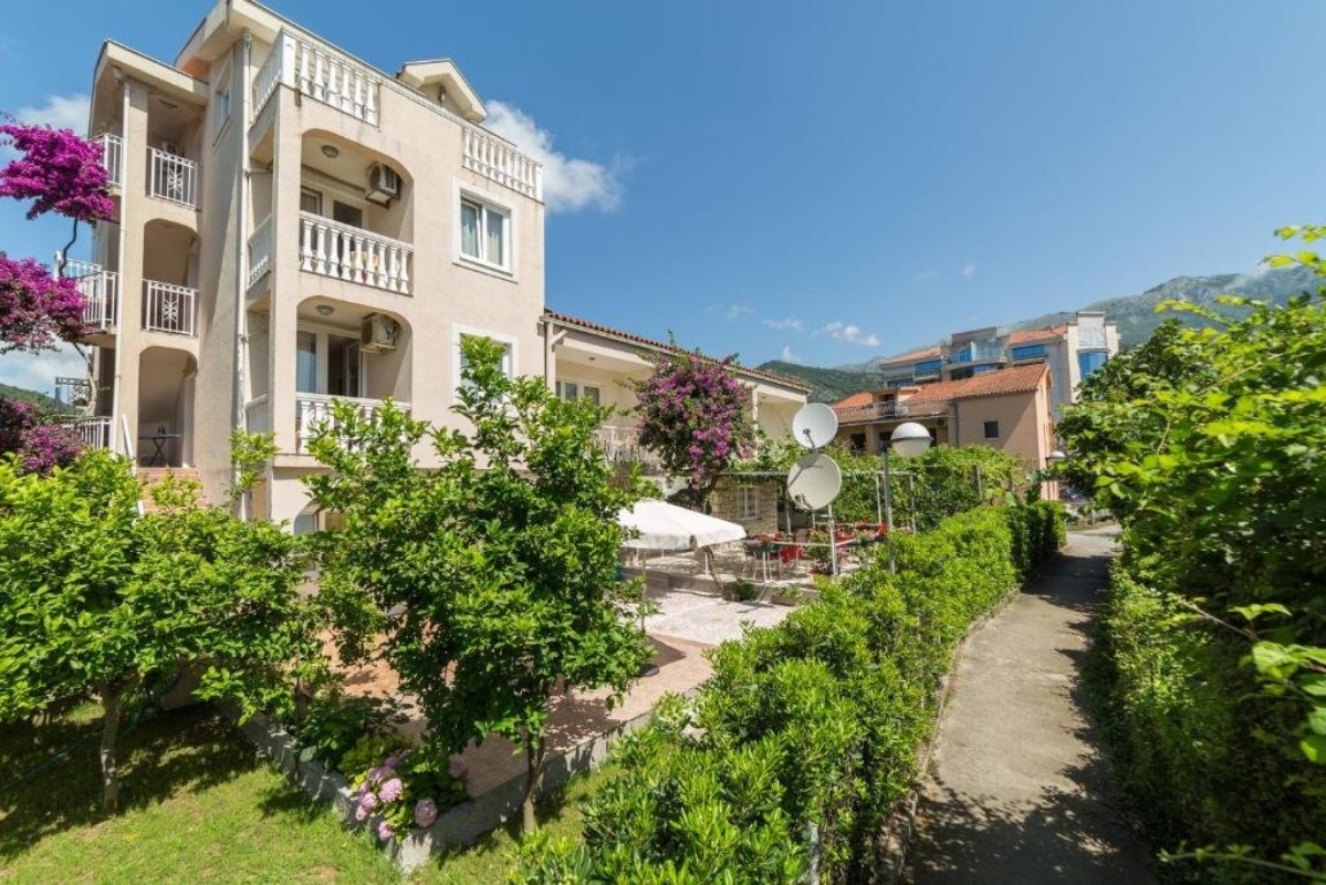 Apartments Elena izgled od spolja.jpg
