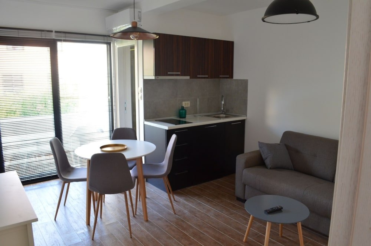 Casablanca Apartments trpezarija sa kuhinjom.jpg