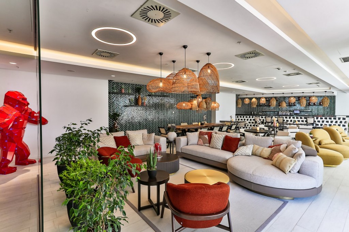 Hotel TQ Plaza bar.jpg