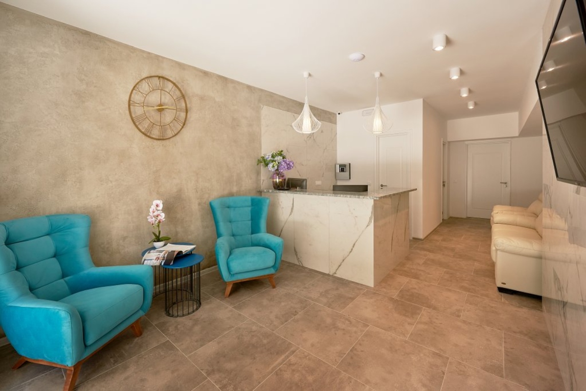 Hotel Laimar recepcija.jpg