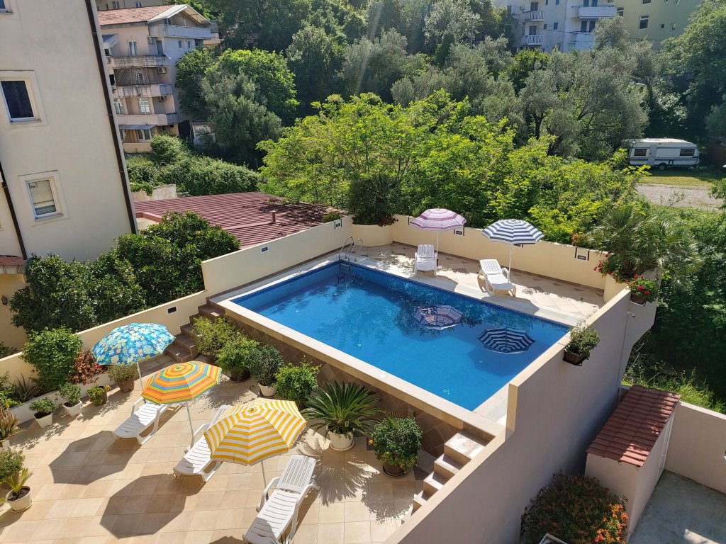 Premier hotel izgled bazena.jpeg