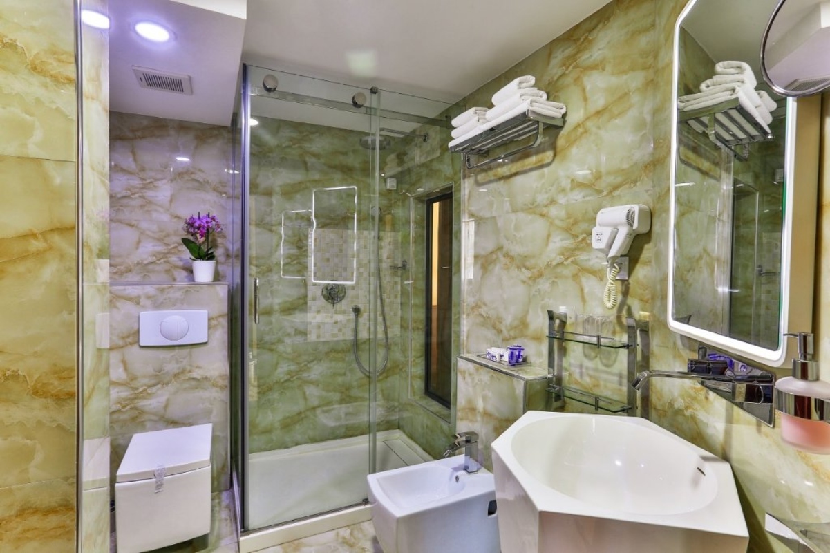 Premier hotel kupatilo.jpg