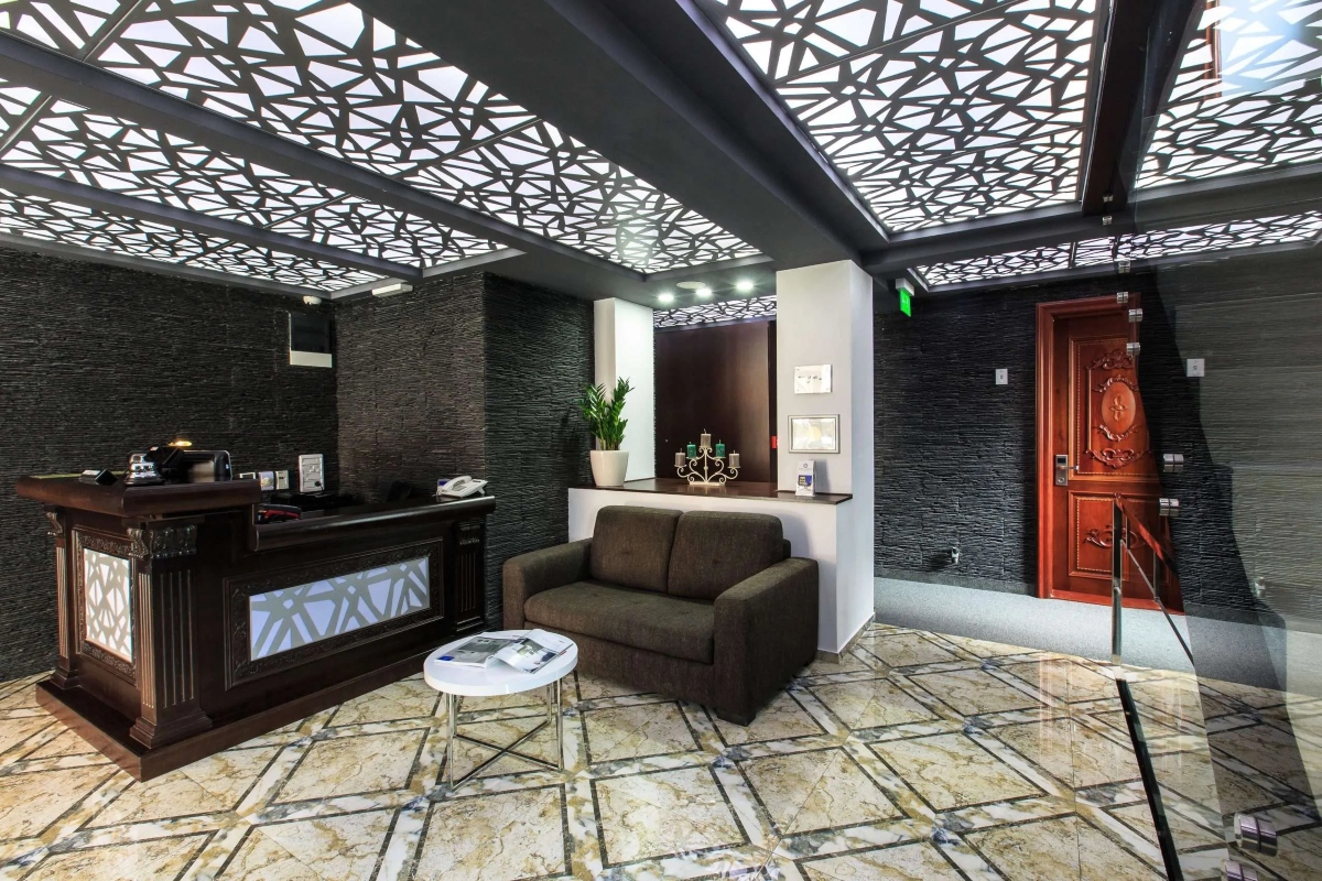 Premier hotel lobi.jpg