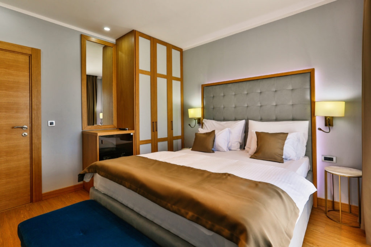 Hotel Lusso Mare deluxe apartman spavaća soba.jpg