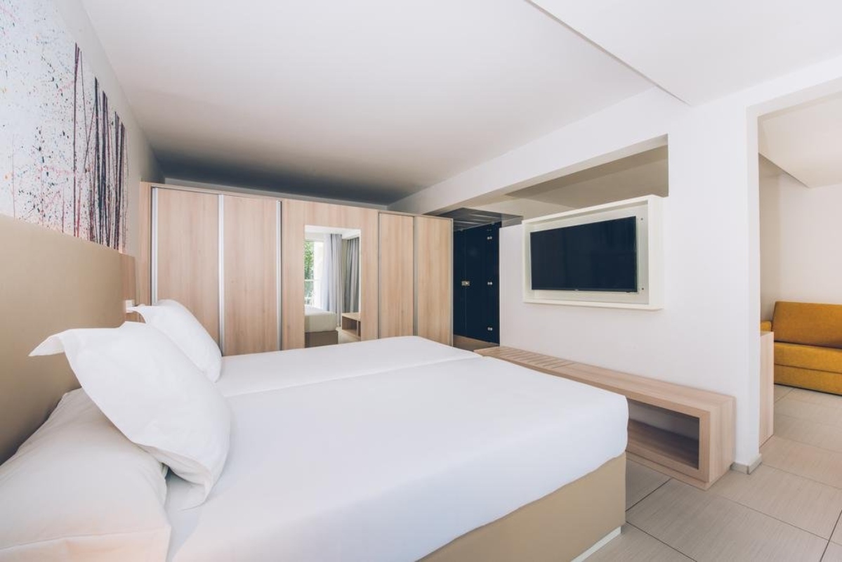 Iberostar Herceg Novi Hotel izgled junior apartmana.jpg