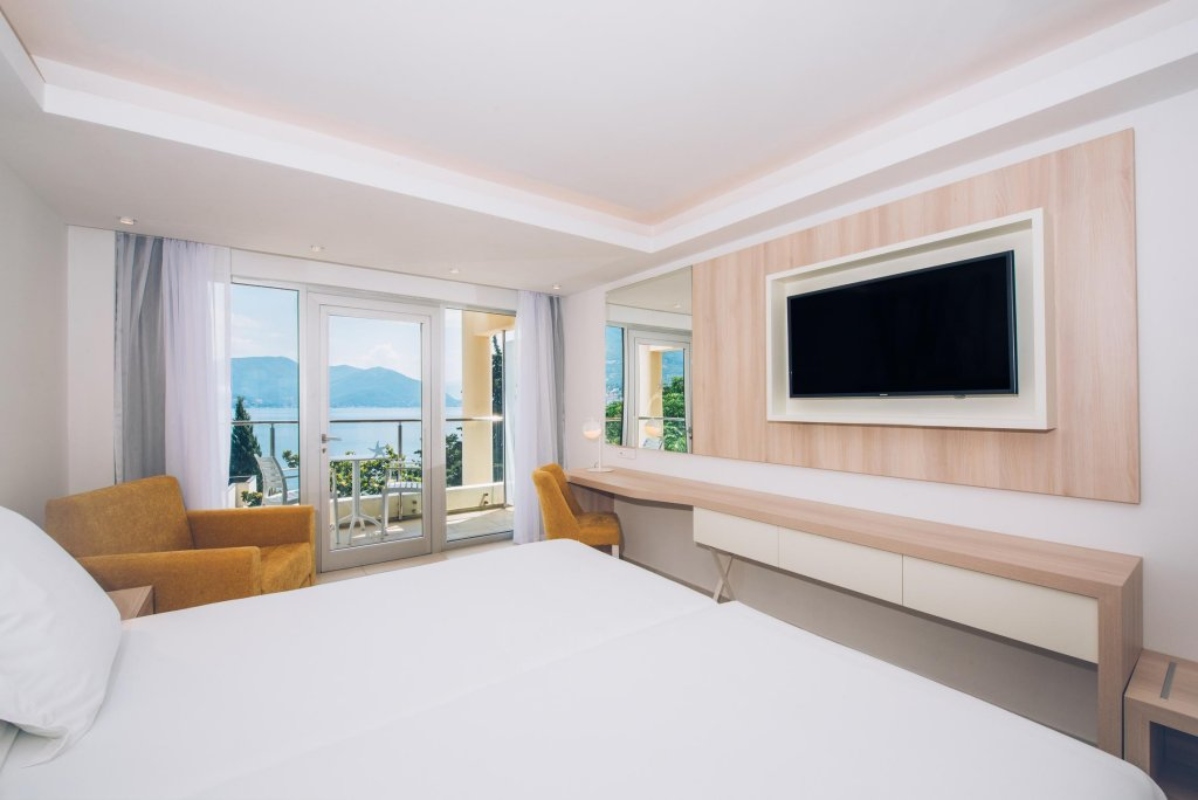 Iberostar Herceg Novi Hotel izgled standardne sobe.jpg