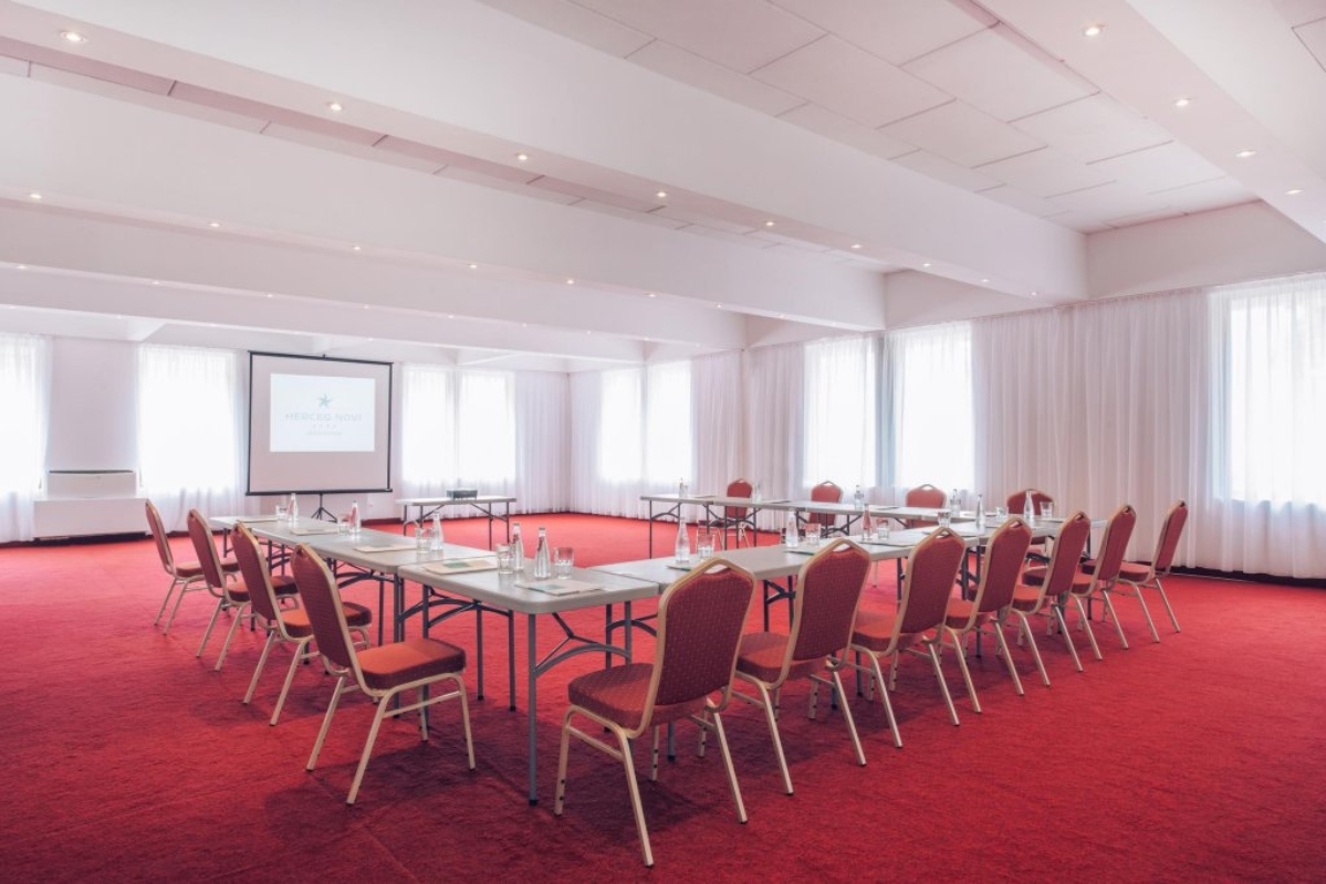 Iberostar Herceg Novi Hotel konferencijska sala.jpg