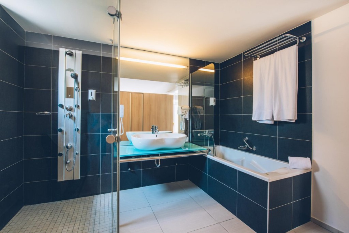 Iberostar Herceg Novi Hotel kupatilo.jpg