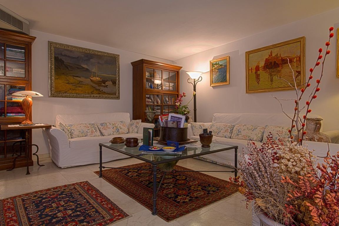 Villa Tuttorotto-Enterijer vile.jpg