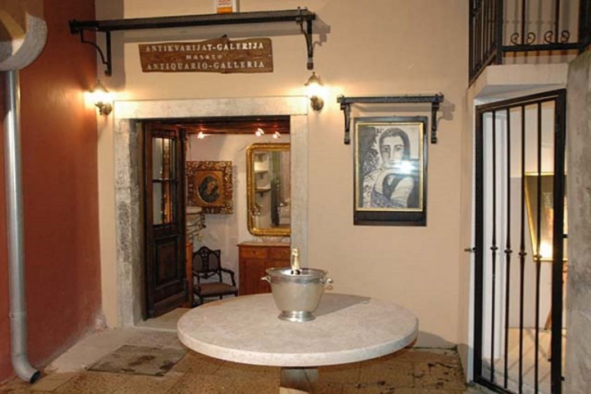 Villa Tuttorotto-Ulaz u vilu.jpg