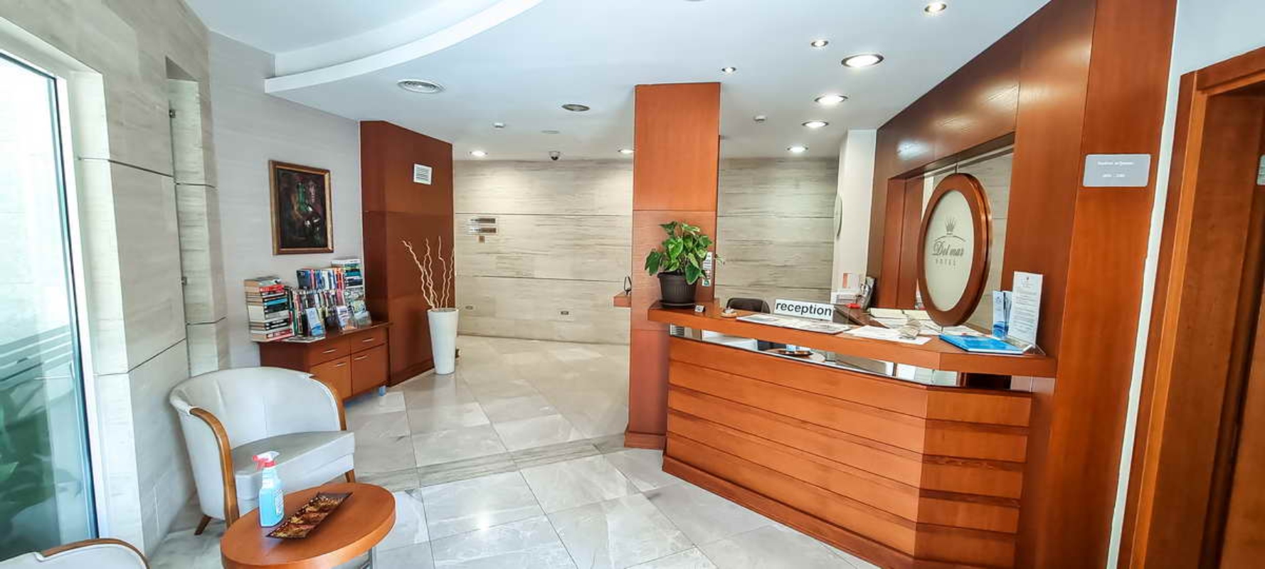 Hotel Del Mar recepcija.jpg