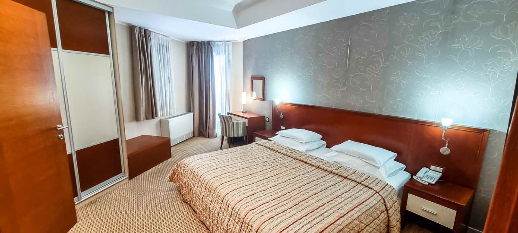 Hotel Del Mar soba precedničkog apartmana.jpg