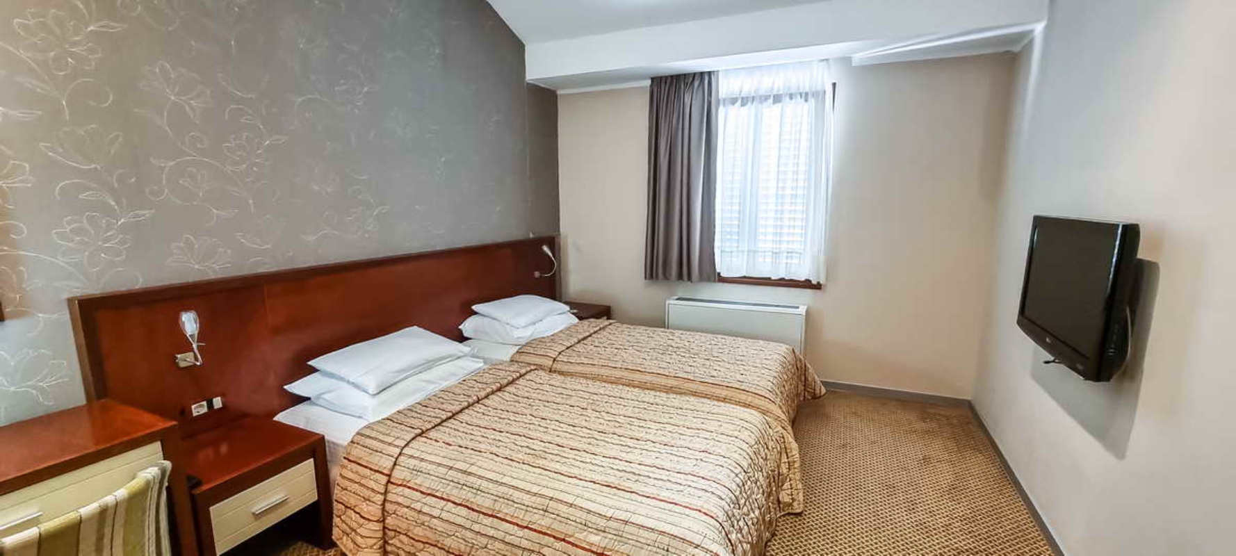 Hotel Del Mar spavaća soba precedničkog apartmana.jpg