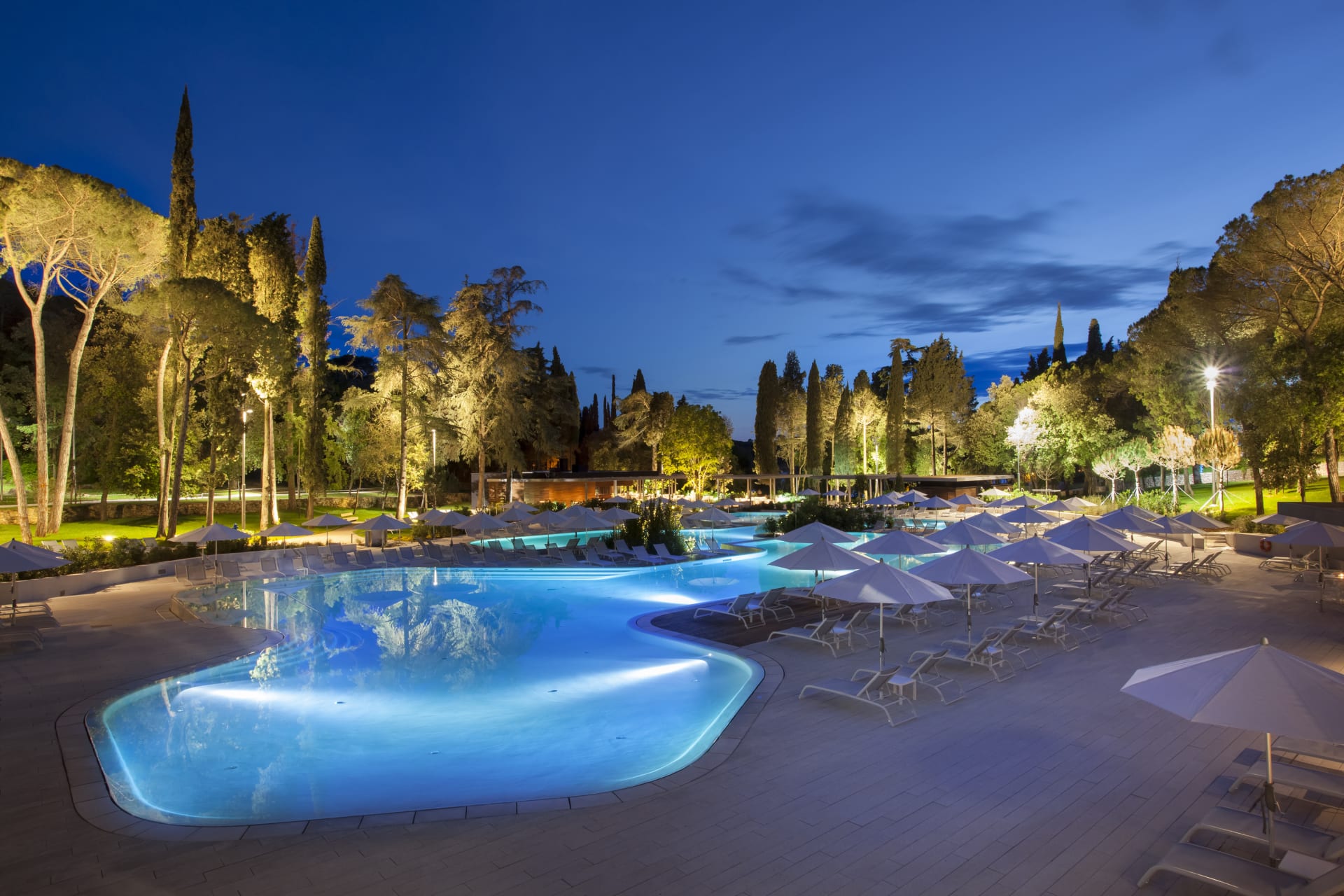 Eden Hotel by Maistra Collection-Bazeni nocu.jpg