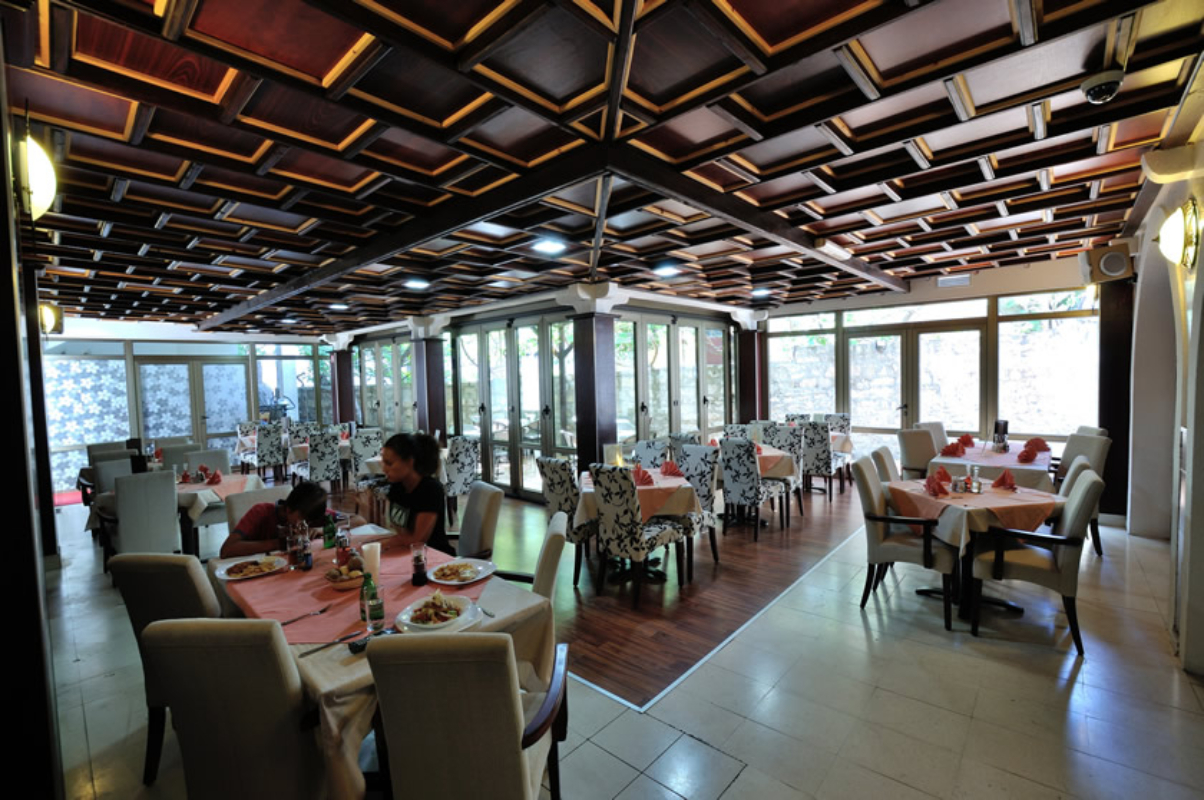 Vila Đurić restoran.jpg