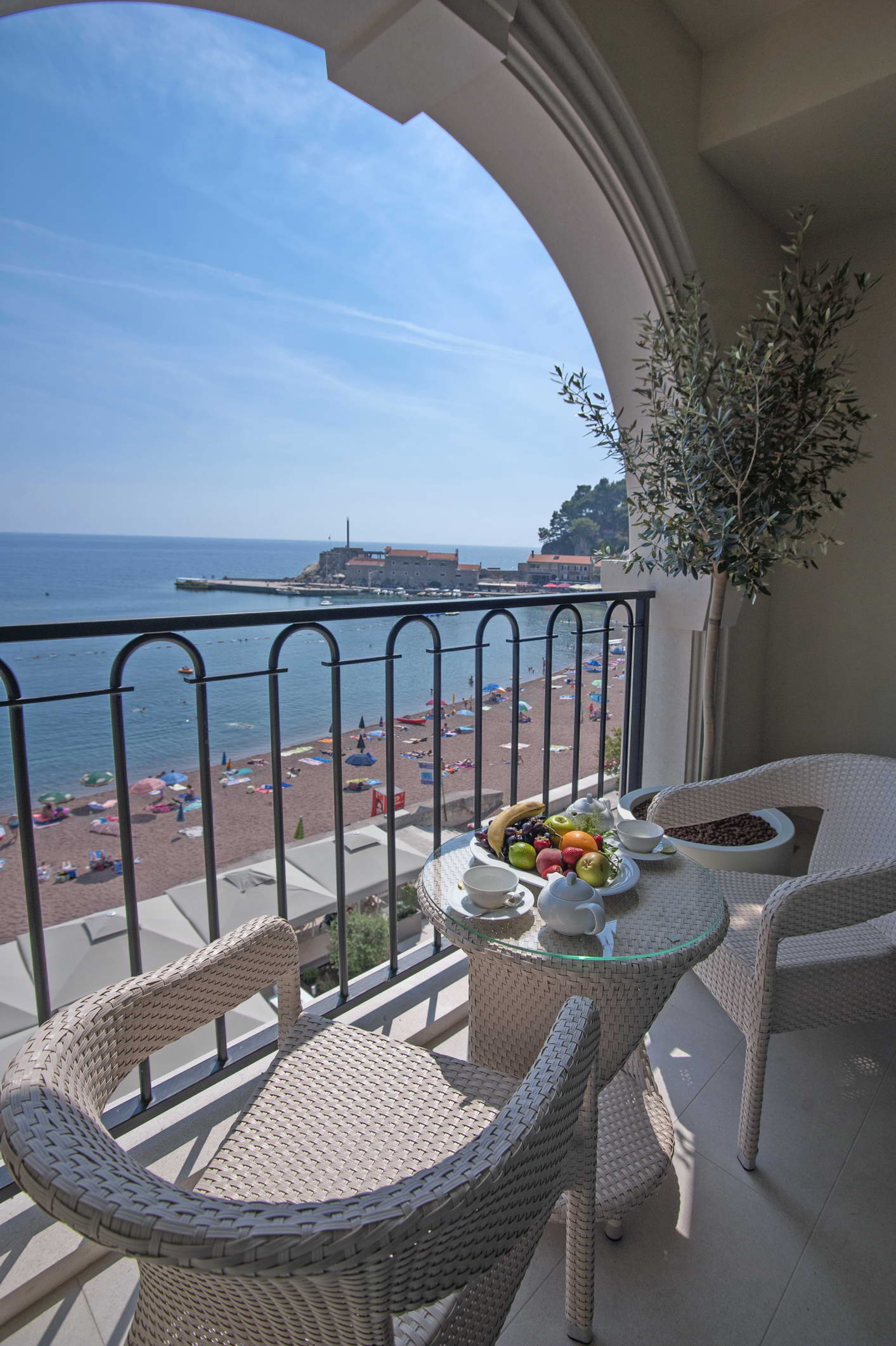 Riva hotel balkon sa pogledom na more.jpg