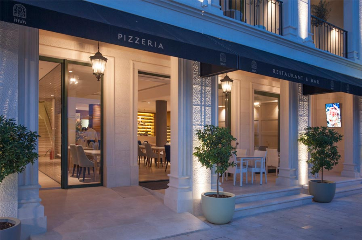Riva hotel bar.jpg