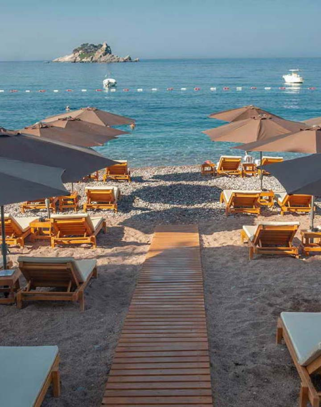 Riva hotel plaža.jpg