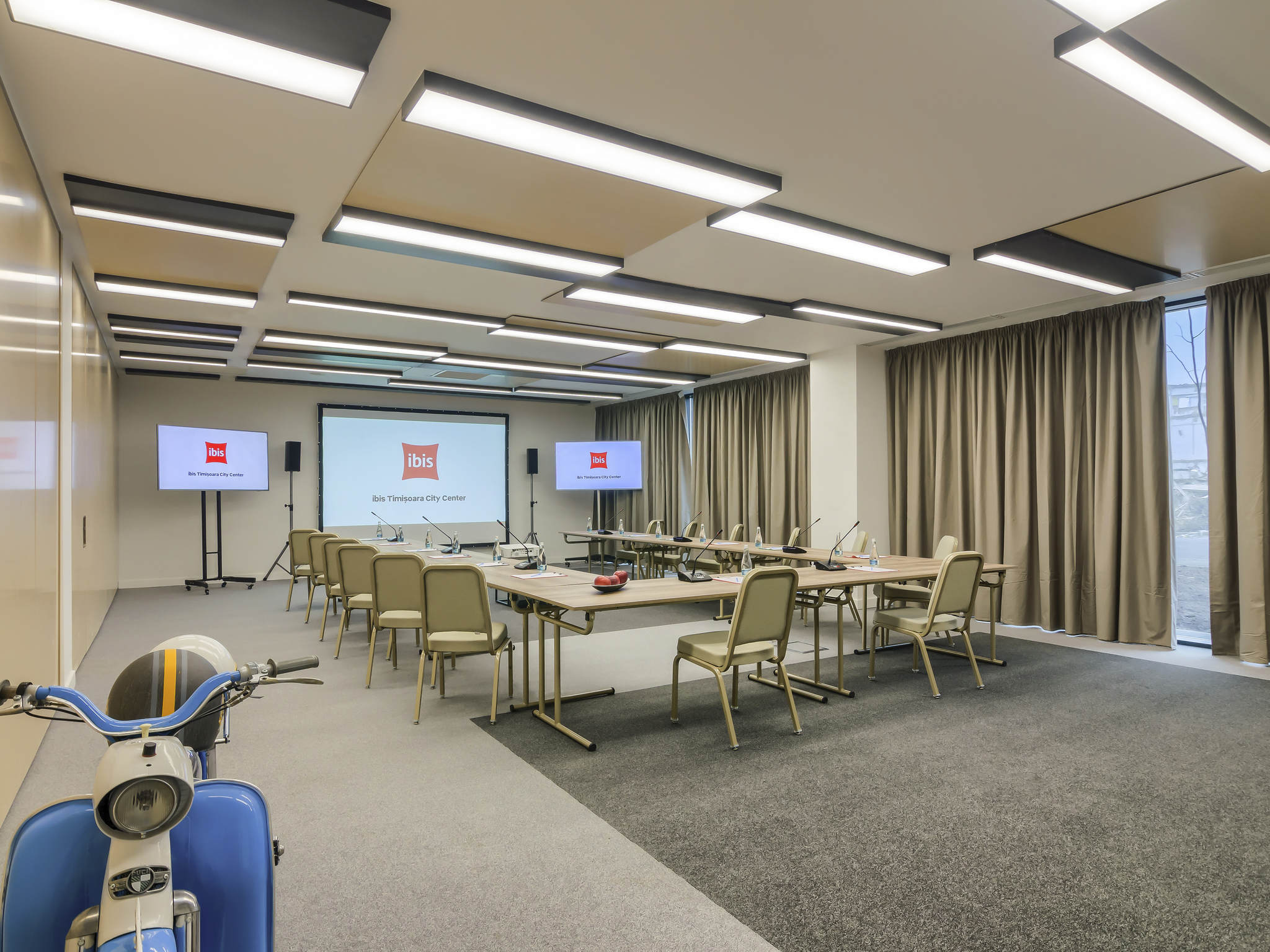 Ibis Timisoara City Center-Sala za konferencije.jpg