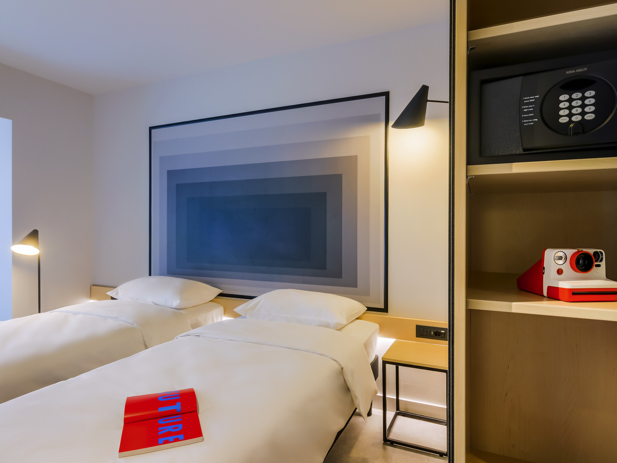 Ibis Timisoara City Center-Standardna soba razdvojeni kreveti.jpg