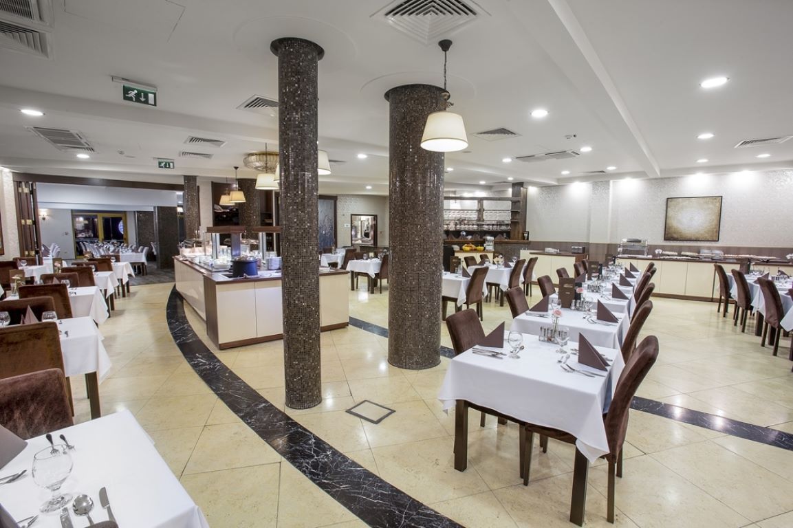 hotel colloseum-restoran.jpg