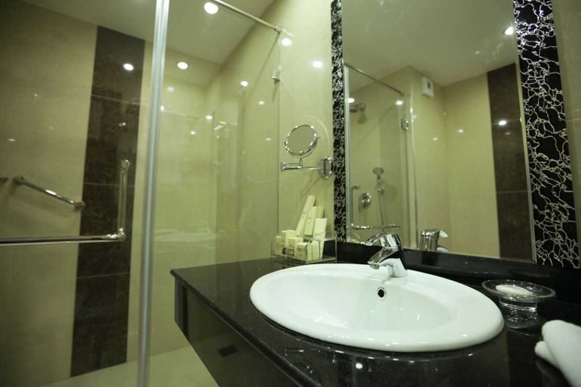 hotel colloseum-superior room kupatilo.jpg